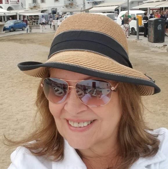 Meet your Posher, Maritza - Picture 2 of 4